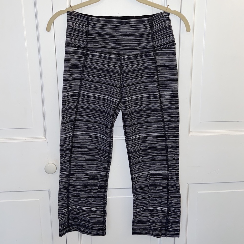Lululemon Striped Split-Hem Cropped Leggings